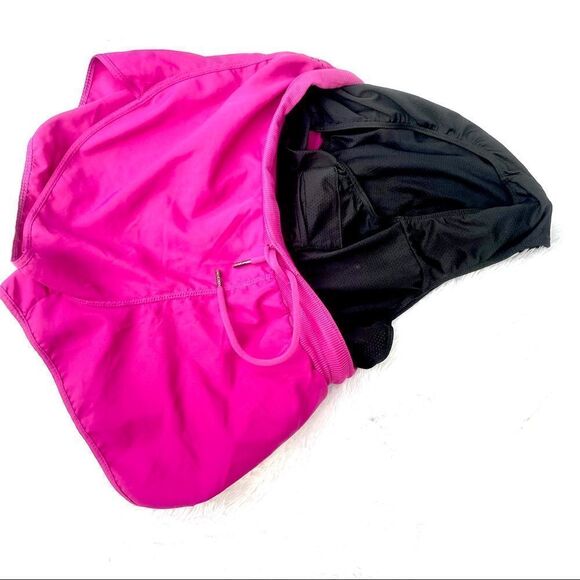 Fabletics Built-In Briefs Run Shorts - Picture 4 of 9